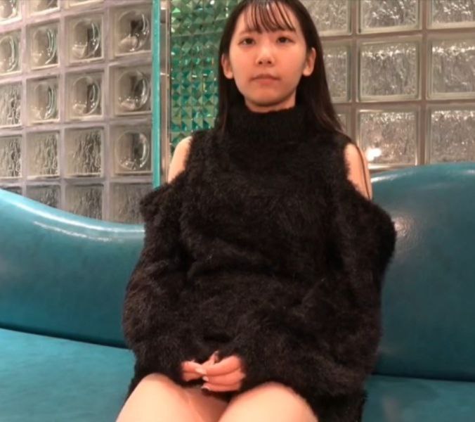 满背纹身颜值不错妹子性感内衣黑丝 沙发上翘着屁股给炮友口交上位骑乘 很是诱惑喜欢不要错过